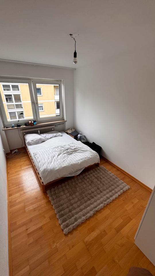 WG Zimmer in 2er WG mit WohnZimmer & SW Balkon