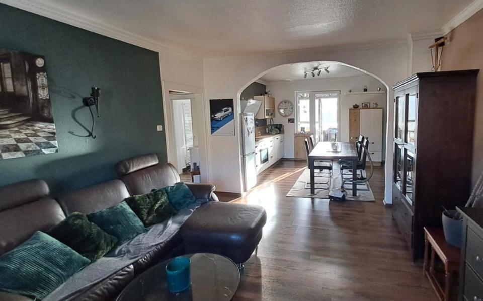 Zum 01.03.26 Single Wohnung mit Dachterasse in Rheinhausen Mitte 2.5 zimmer