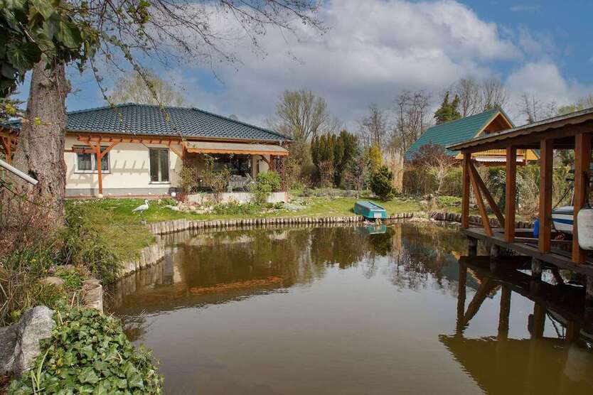 Wohntraum am Wasser! EFH mit eigenem Bootsanlegesteg direkt an der Havel!