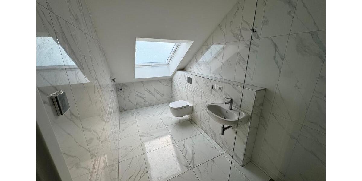 Dachgeschoßwohnung Kreuztal - 2 Zimmer, 65 m&sup2;, 900&euro; | Angebot:24840517