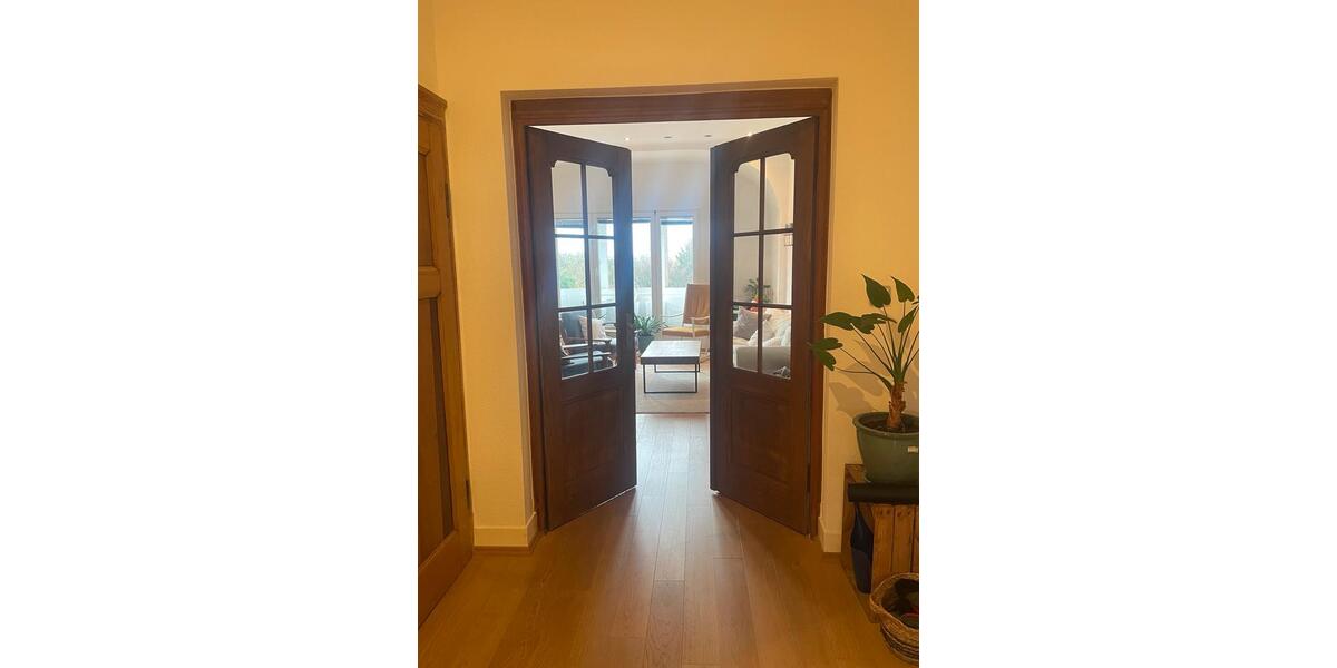 Dachgeschoßwohnung Troisdorf - 3 Zimmer, 125 m&sup2;, 1.700&euro; | Angebot:24640561