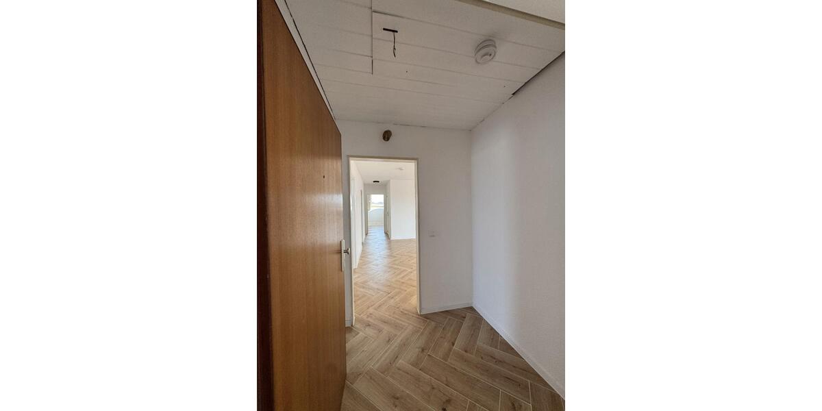 Dachgeschoßwohnung Vöhringen - 3 Zimmer, 62 m&sup2;, 1.000&euro; | Angebot:26050552