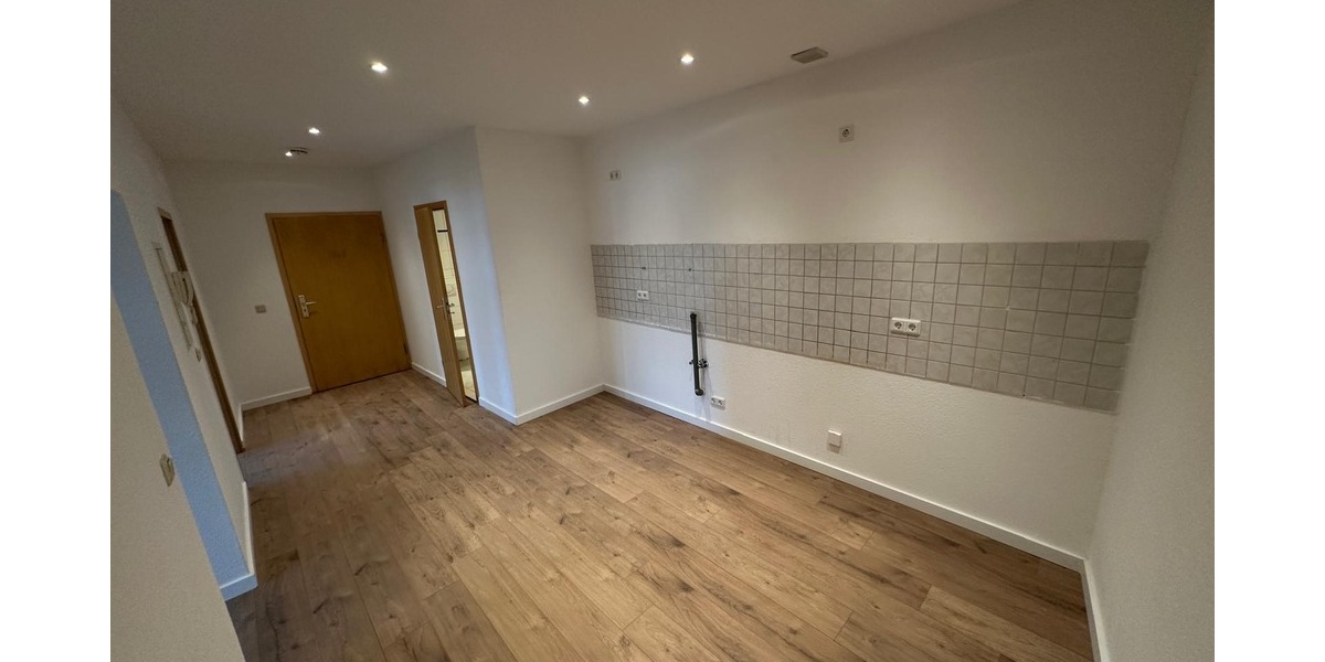 im Stadtzentrum v9n Einsenach helle 3-Raumwohnung mit Fahrstuhl 85 qm - 3- Eisenach | Angebot:27265992