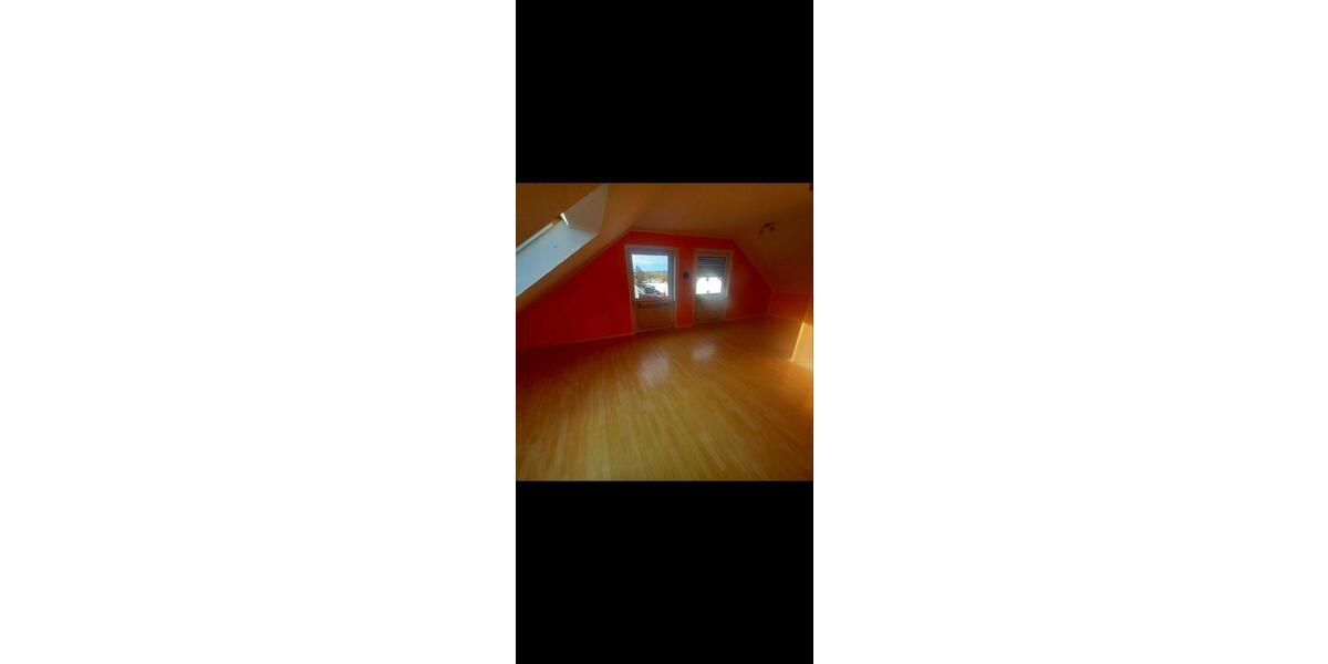 Dachgeschoßwohnung Egenhausen - 3 Zimmer, 73 m&sup2;, 880&euro; | Angebot:26475883