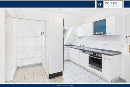 Lichtdurchflutete 3-Zimmer-Dachgeschoßwohnung mit Südbalkon, Einbauküche & ruhigem SchlafZimmer