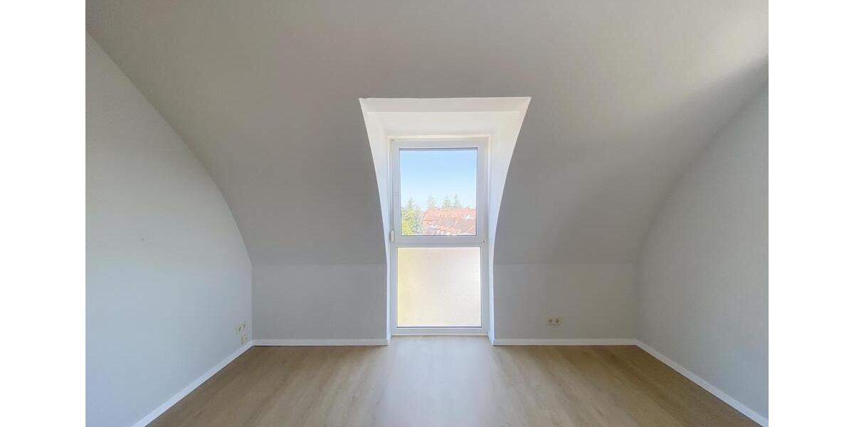 Dachgeschoßwohnung Speyer - 3 Zimmer, 116 m&sup2;, 1.400&euro; | Angebot:26615972