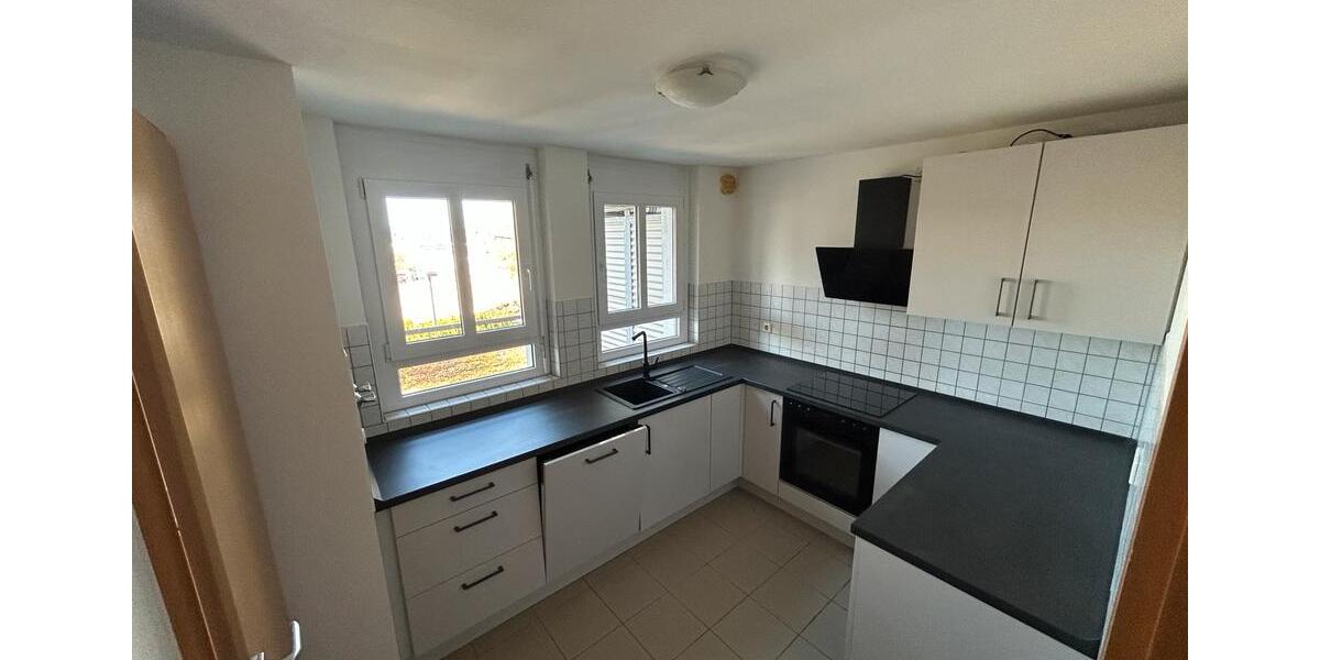 Etagenwohnung Freiberg am Neckar - 3 Zimmer, 79 m&sup2;, 1.100&euro; | Angebot:26045546