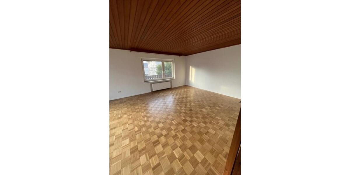 Etagenwohnung Roßdorf - 4 Zimmer, 113 m&sup2;, 1.200&euro; | Angebot:24239924