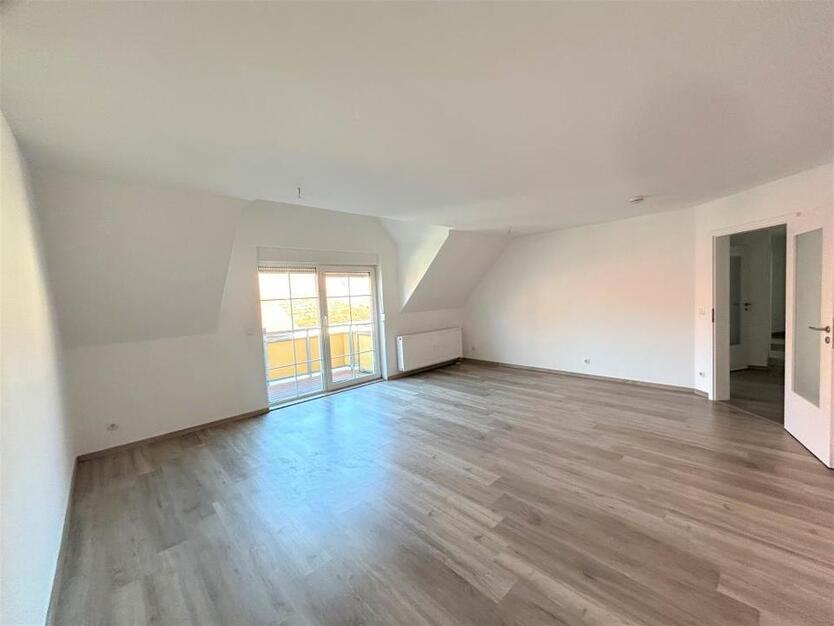 Wohntraum im Dachgeschoss! 4 Zimmer mit tollem Blick und 2 Balkonen zimmer
