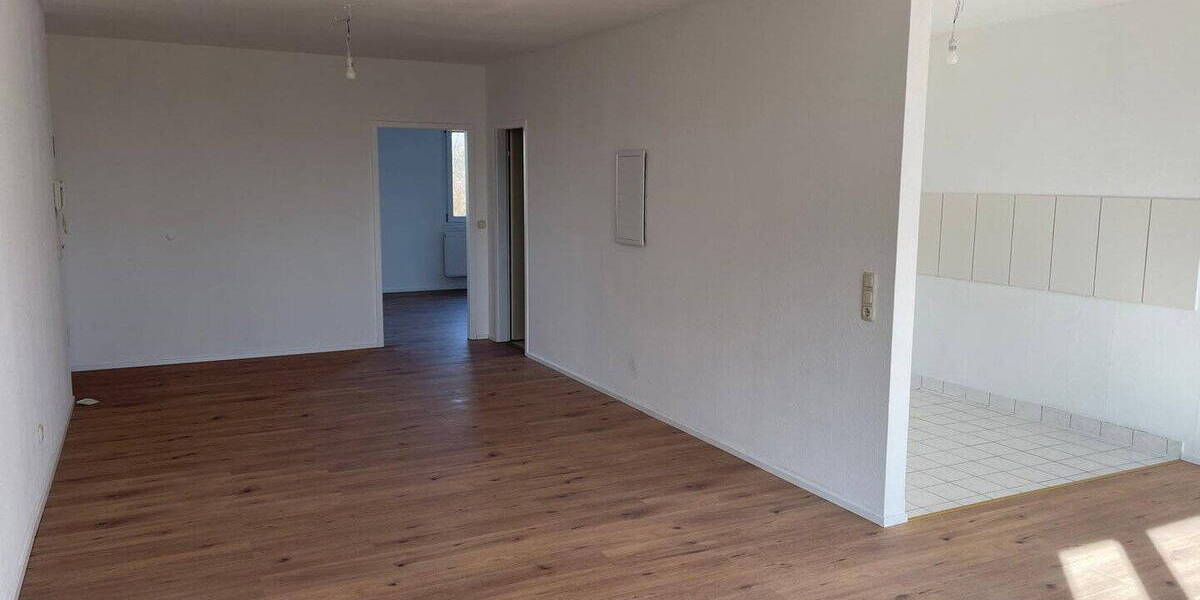 Etagenwohnung Apolda - 2 Zimmer, 75 m&sup2;, 550&euro; | Angebot:26113088