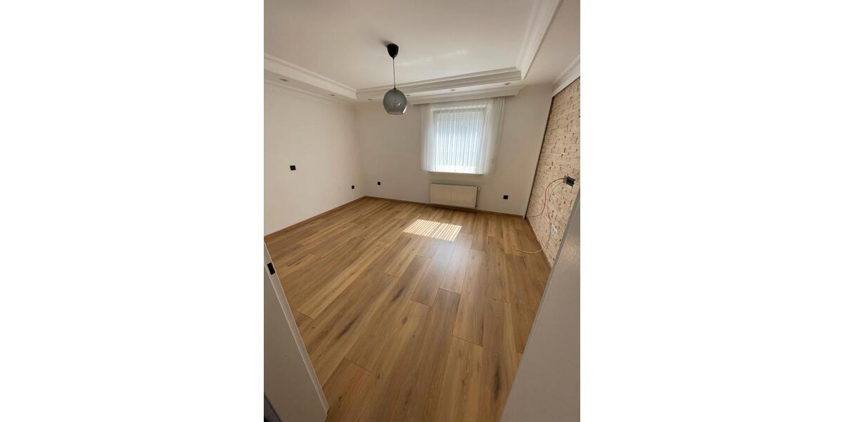Etagenwohnung Plettenberg - 4 Zimmer, 115 m&sup2;, 700&euro; | Angebot:26250305