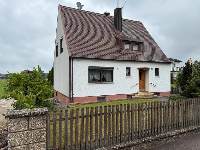 Einfamilienhaus mit Garten Terrasse Garage zum Vermieten zimmer