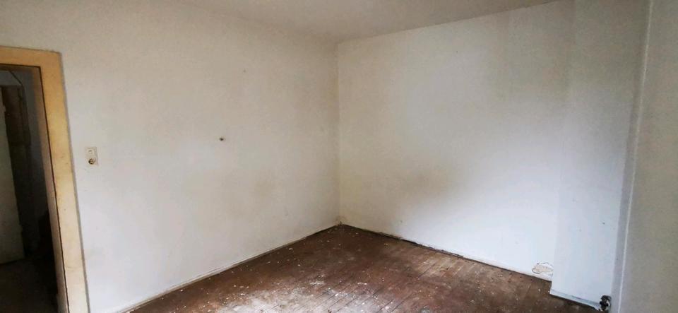 Einfamilienhaus mit viel Potenzial miete gegen Renovierung 3 zimmer