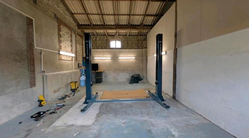 Halle Werkstatt Auto Hobby Schrauber Scheune Hebebühne zimmer