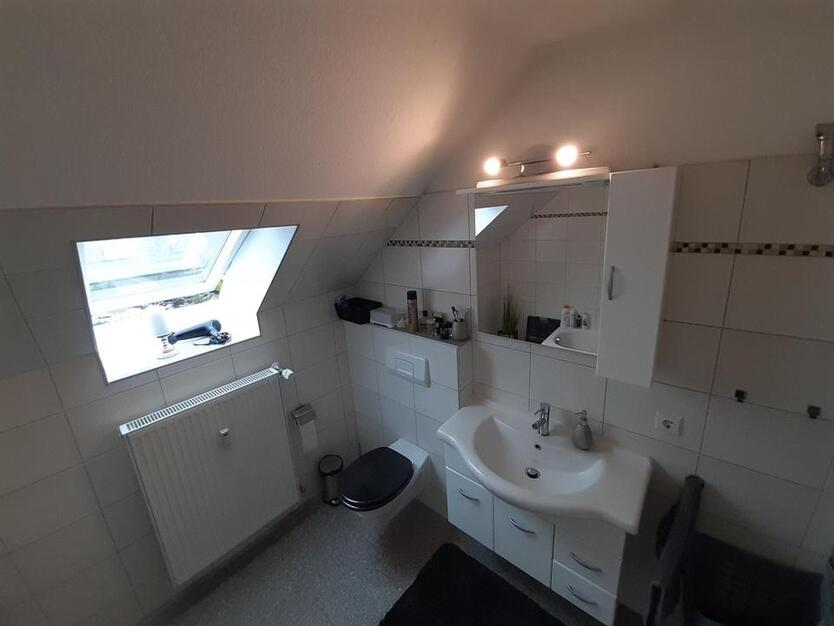 Schöne 2-Raum-DG-Wohnung mit EBK und Loggia in Bad Oeynhausen-Rehme zimmer