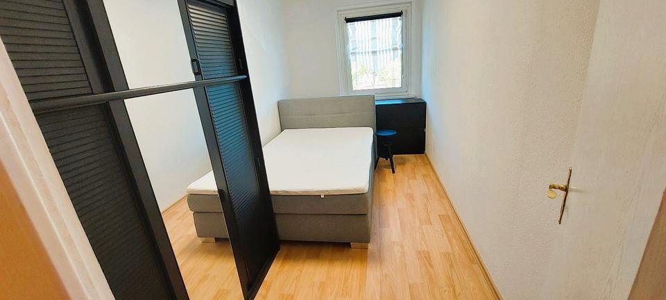 Etagenwohnung Berlin Lichtenberg - 4 Zimmer, 84 m&sup2;, 550&euro; | Angebot:26414349