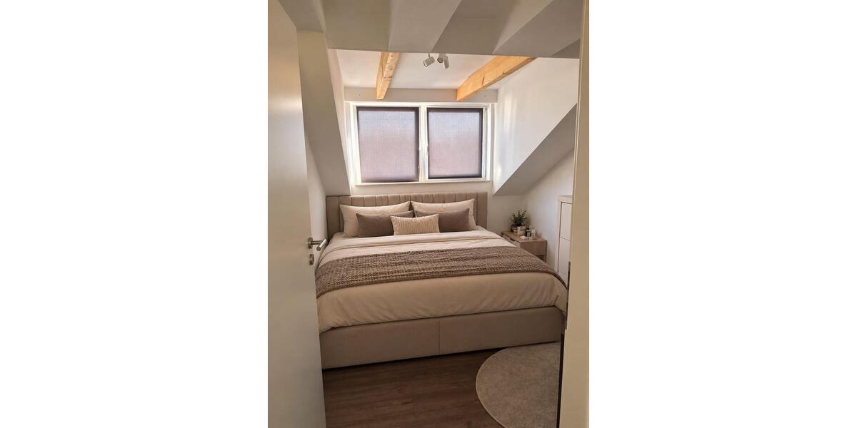 Dachgeschoßwohnung Geiselhöring - 3 Zimmer, 75 m&sup2;, 770&euro; | Angebot:27592078