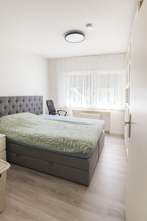 Moderne 2-Zimmer-Wohnung mit Balkon & Klimaanlage in MG-Hardt zimmer