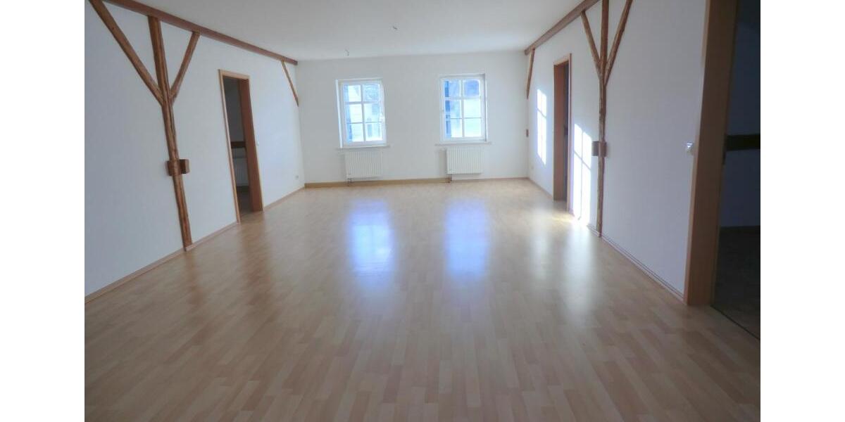 Dachgeschoßwohnung Merseburg - 6 Zimmer, 104 m&sup2;, 790&euro; | Angebot:20471889