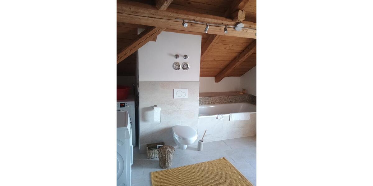 Geschmackvolle Dachgeschosswohnung - Ortszentrum Hutthurm 2 zimmer