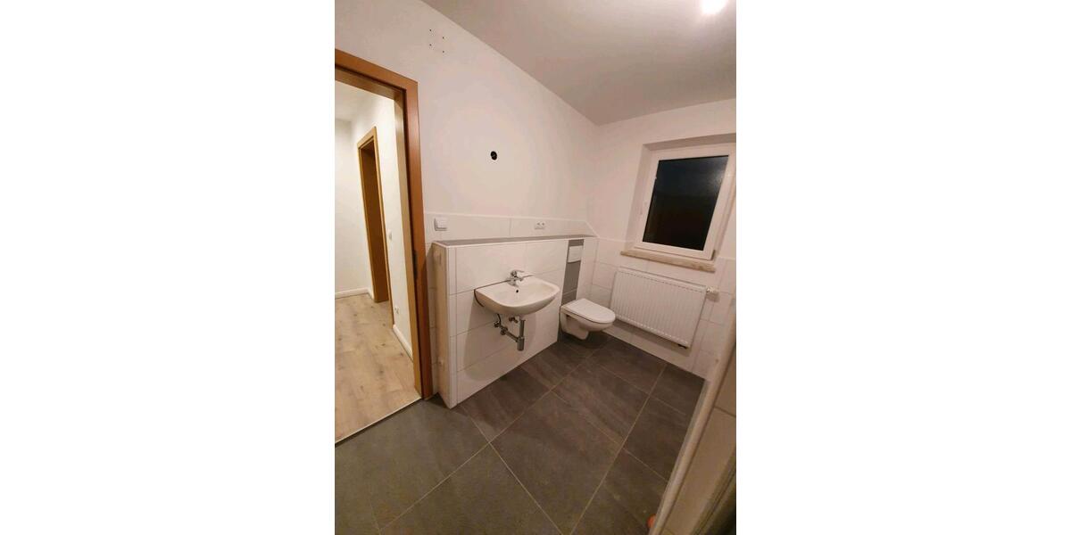 Etagenwohnung Neuötting - 2 Zimmer, 75 m&sup2;, 720&euro; | Angebot:26662935