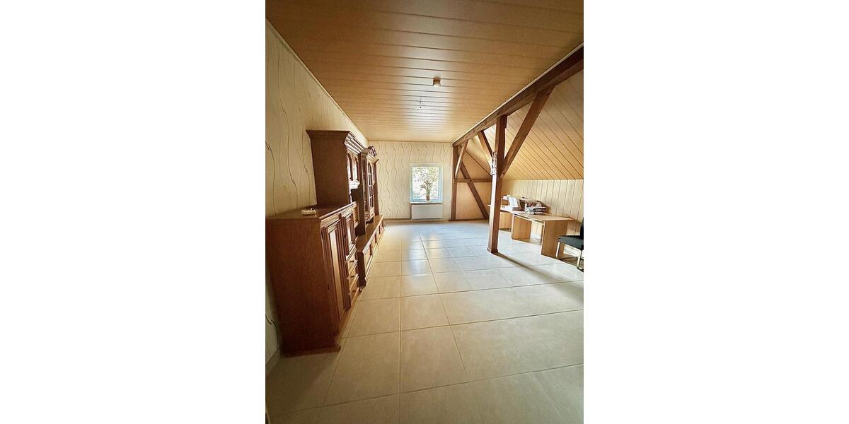 Etagenwohnung Aurich Georgsfeld und Tannenhausen - 4 Zimmer, 130 m&sup2;, 990&euro; | Angebot:24542797