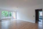 Frisch renovierte ca. 81 m² große Mietwohnung mit Loggia, 2 modernen Bädern, Garage und Stellplatz