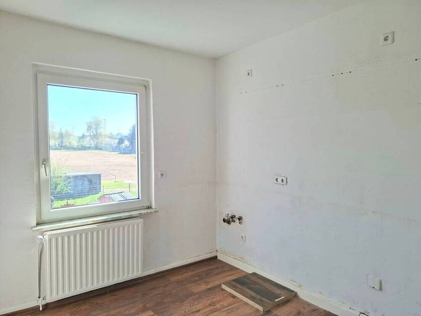 Helle Mietwohnung für ruhiges Paar ab mittleren Alters in einem gepflegten Mehrfamilienhaus.