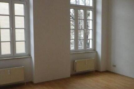 Wohnung Altenburg - 3 Zimmer, 70 m&sup2;, 430&euro; | Angebot:24402003