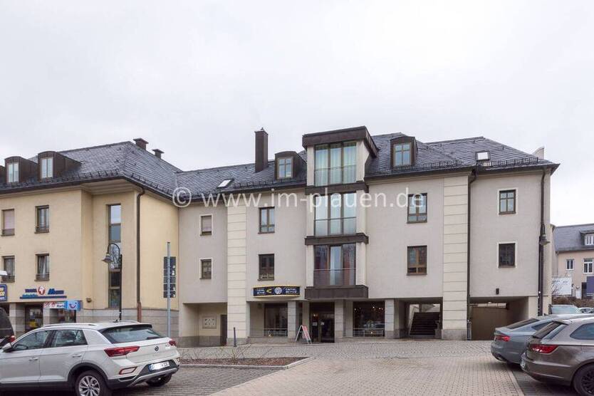 Großzügige 2-Zimmer-Wohnung mit Aufzug & Wohnküche im Zentrum von Auerbach