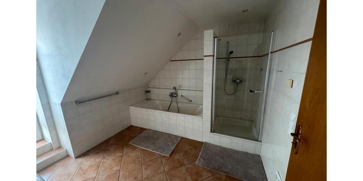 Reihenhaus Düsseldorf Stadtbezirk 5 - 4 Zimmer, 100 m&sup2;, 2.650&euro; | Angebot:26700179