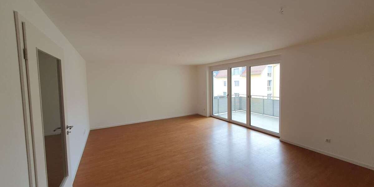 Etagenwohnung Obertraubling Niedertraubling - 3 Zimmer, 88 m&sup2;, 995&euro; | Angebot:26985899