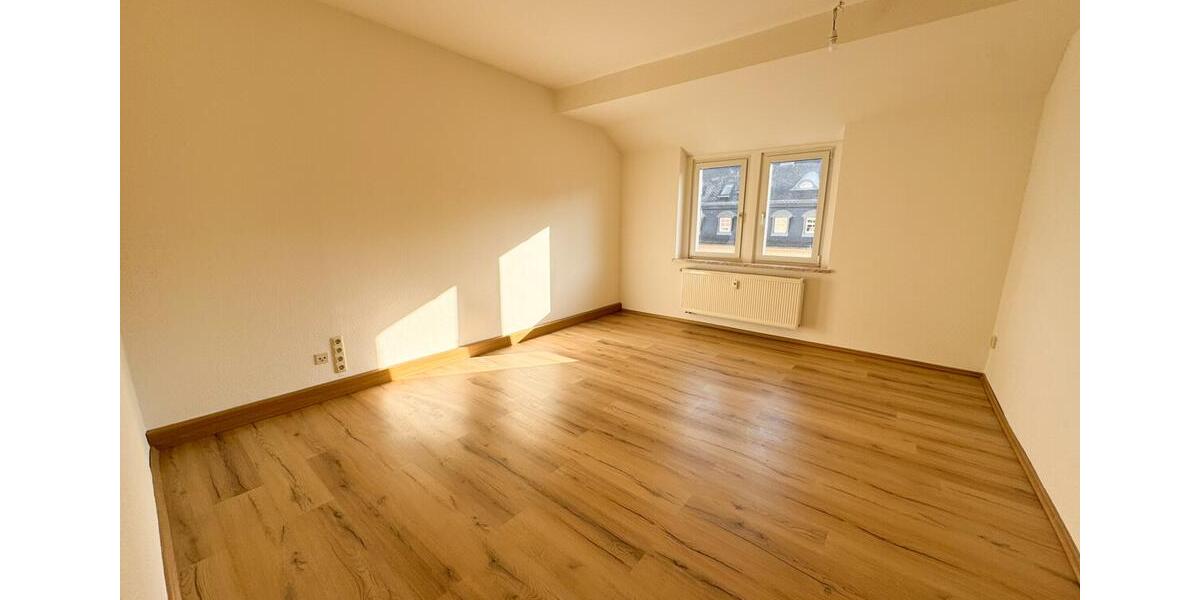 Dachgeschoßwohnung Aue-Bad Schlema Bad Schlema - 5 Zimmer, 130 m&sup2;, 800&euro; | Angebot:24847399
