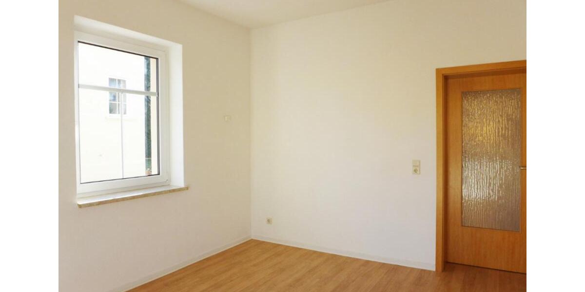 Erdgeschoßwohnung Limbach-Oberfrohna Oberfrohna - 2 Zimmer, 47 m&sup2;, 275&euro; | Angebot:25418310