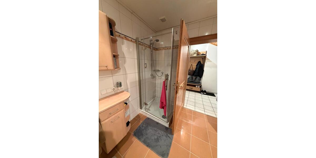 Dachgeschoßwohnung Perkam - 3 Zimmer, 98 m&sup2;, 660&euro; | Angebot:24867410