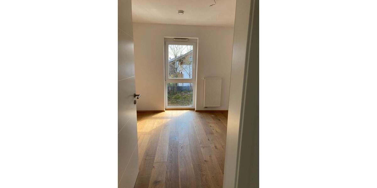 Etagenwohnung Deggendorf - 3 Zimmer, 99 m&sup2;, 950&euro; | Angebot:25690409