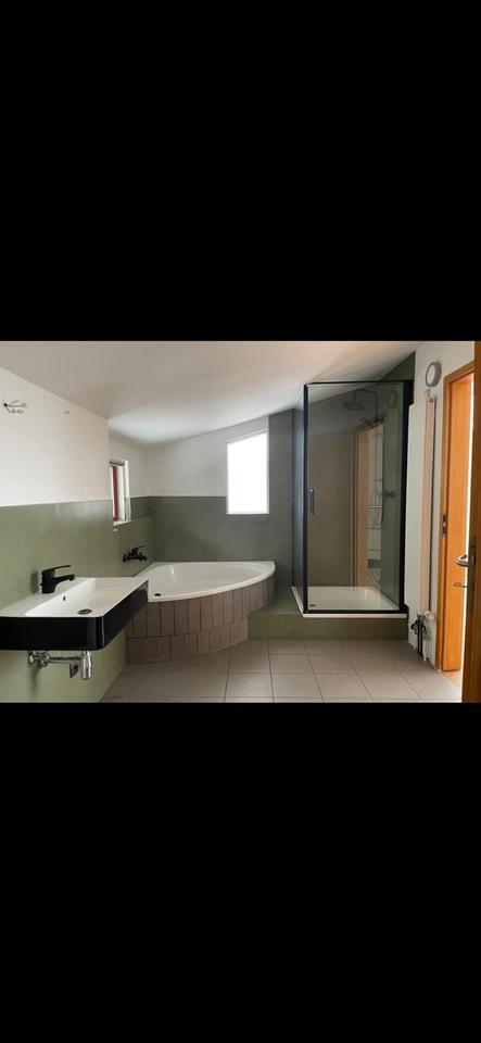 **Besichtigung am Freitag 7.11. um 15.00 Uhr in Patzig Hofstr. 1 zimmer