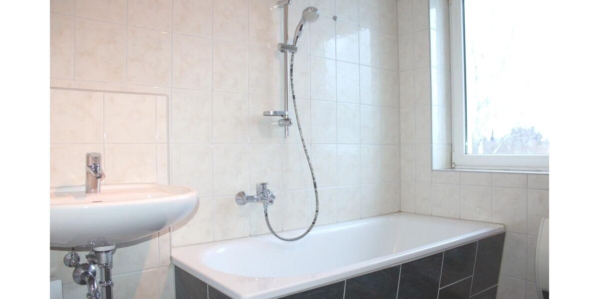 Kubschütz - 3 RWE mit Tageslichtbad und Badewanne - Etagenwohnung Kubschütz | Angebot:25394552