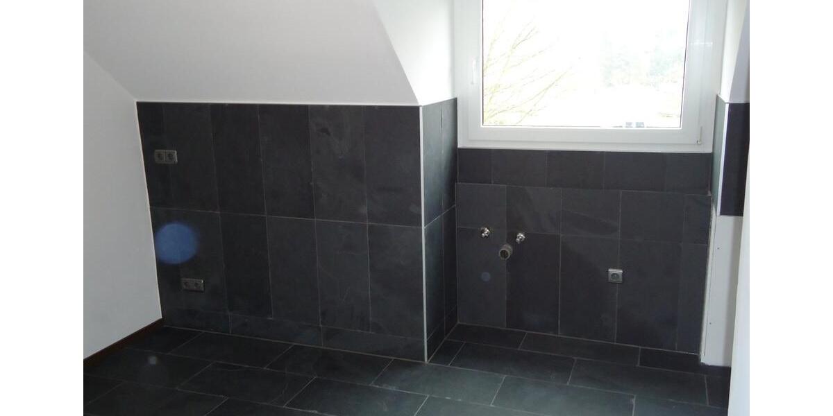 Dachgeschoßwohnung Duisburg Duisburg-Mitte - 2.5 Zimmer, 65 m&sup2;, 599&euro; | Angebot:24841595