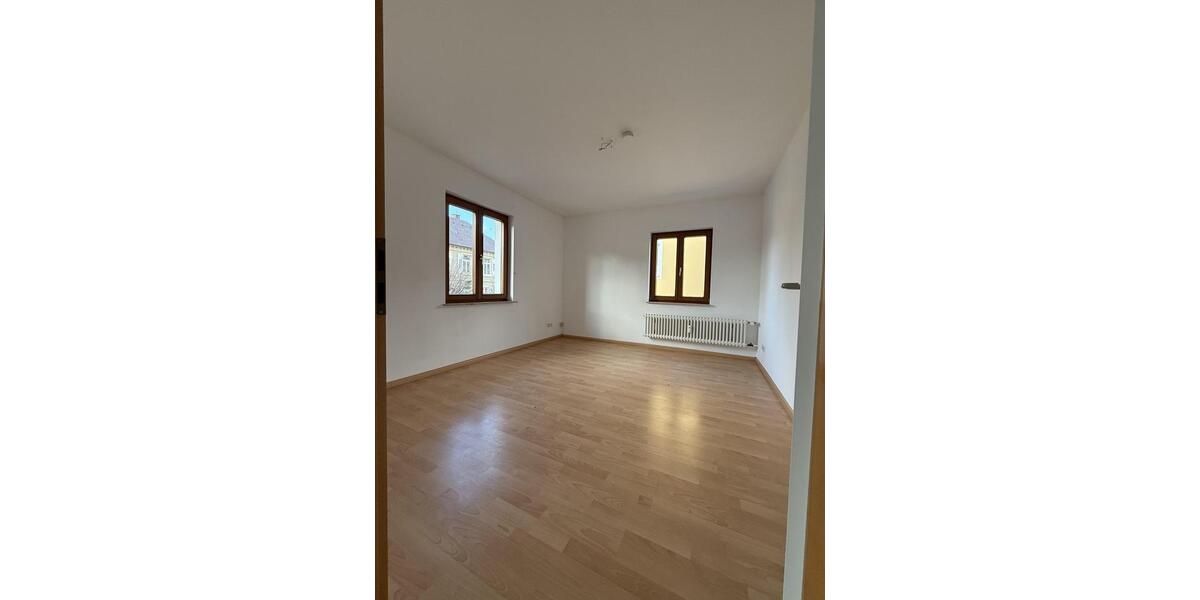 Etagenwohnung Ehrenkirchen - 3 Zimmer, 72 m&sup2;, 1.000&euro; | Angebot:26637110