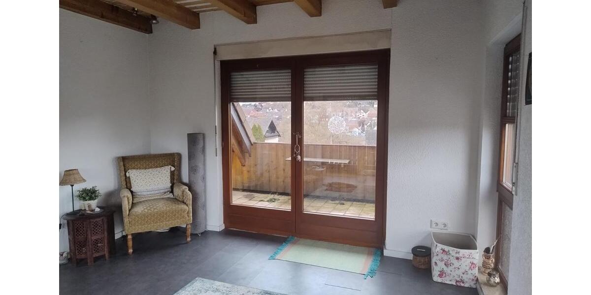 Dachgeschoßwohnung Neubrunn - 2 Zimmer, 85 m&sup2;, 750&euro; | Angebot:25948012
