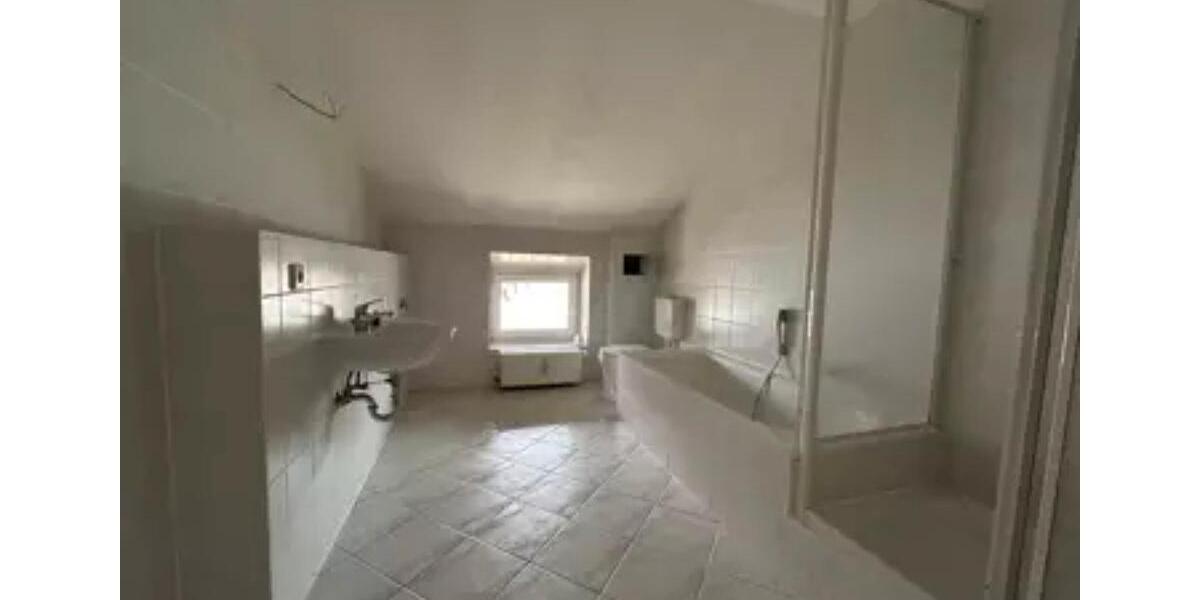 Dachgeschoßwohnung Zittau - 3.5 Zimmer, 69 m&sup2;, 449&euro; | Angebot:26460885