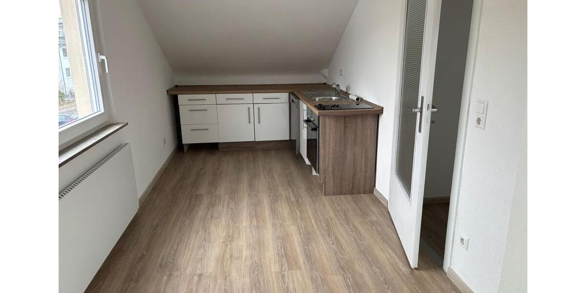 Dachgeschoßwohnung Leonberg - 2.5 Zimmer, 60 m&sup2;, 850&euro; | Angebot:24702910