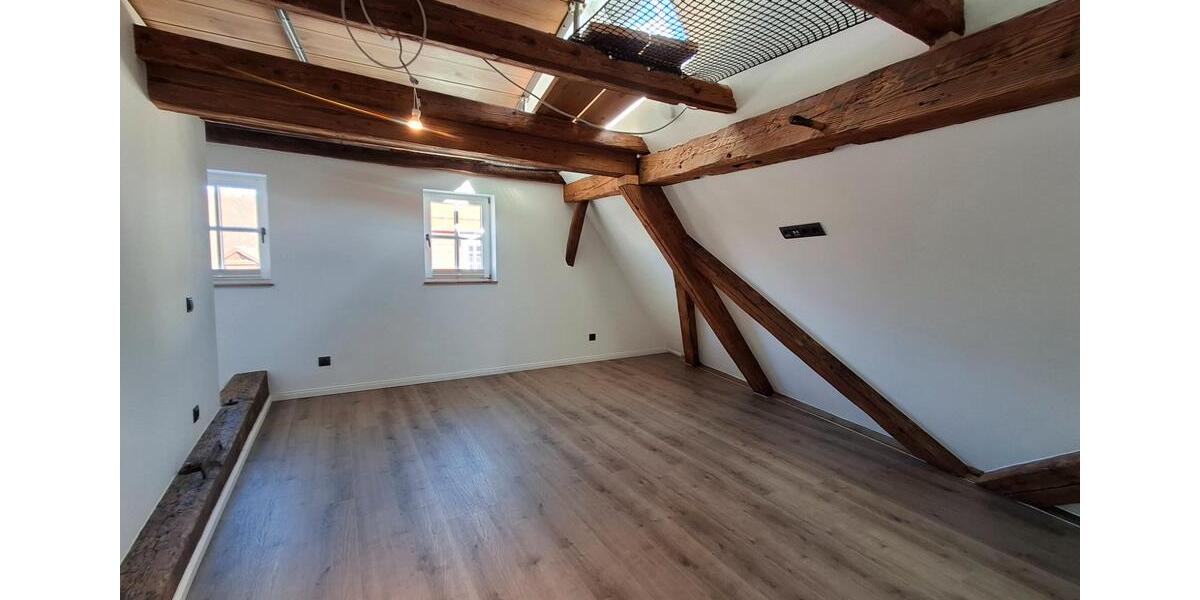 Dachgeschoßwohnung Kronach - 2 Zimmer, 114 m&sup2;, 1.100&euro; | Angebot:26439403