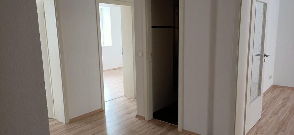 Erdgeschoßwohnung Mühlhausen (Thüringen) - 3 Zimmer, 75 m&sup2;, 490&euro; | Angebot:25120875