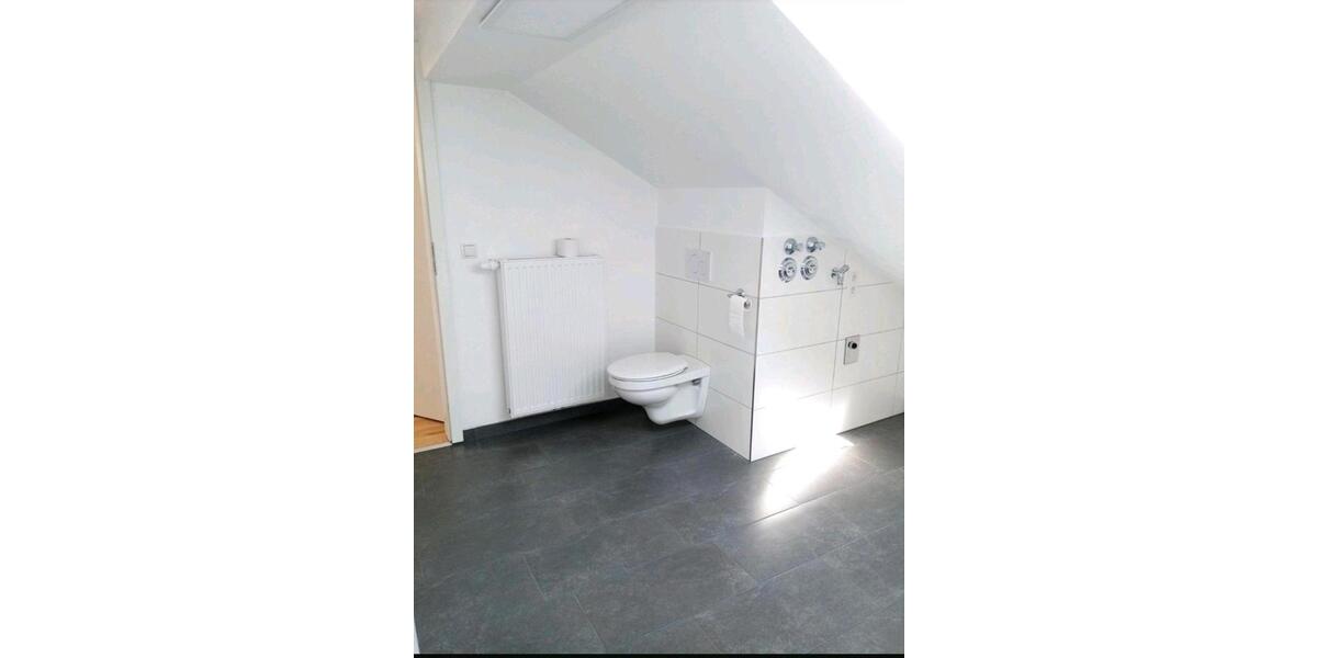 Dachgeschoßwohnung Roßbach - 2.5 Zimmer, 70 m&sup2;, 550&euro; | Angebot:26002762