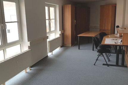 flexibel gestalltbares Büro im 1. OG im Neumarkt 17 zu vermieten zimmer