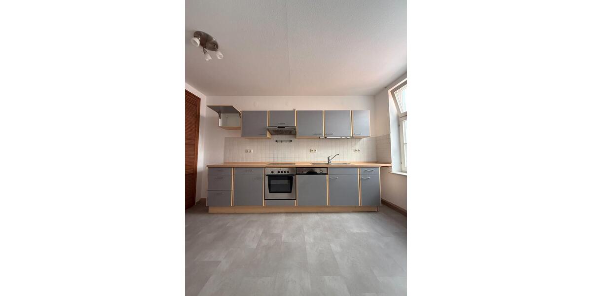Etagenwohnung Eschwege - 2 Zimmer, 98 m&sup2;, 690&euro; | Angebot:26287339
