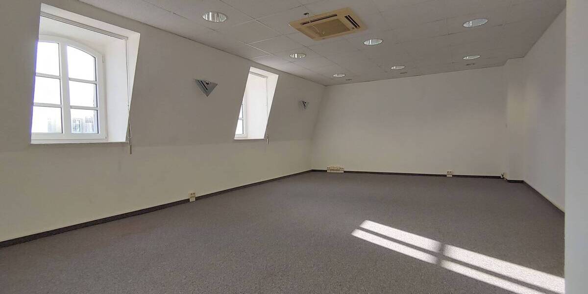 Gewerbeobjekt Döbeln - 3 Zimmer, 116 m&sup2;, 464&euro; | Angebot:25692069