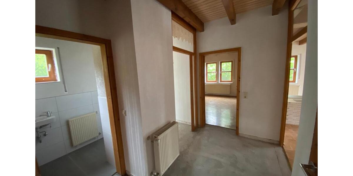 Etagenwohnung Idstein - 4 Zimmer, 130 m&sup2;, 1.300&euro; | Angebot:26482961